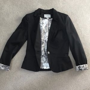 H&M blazer with printed inside